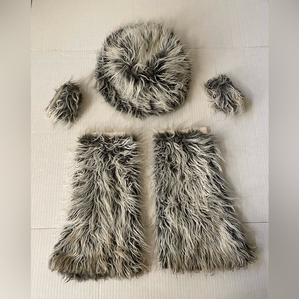 Faux Silver Fox Fuzzy Hat Cuffs Leg Warmers Boot  Covers